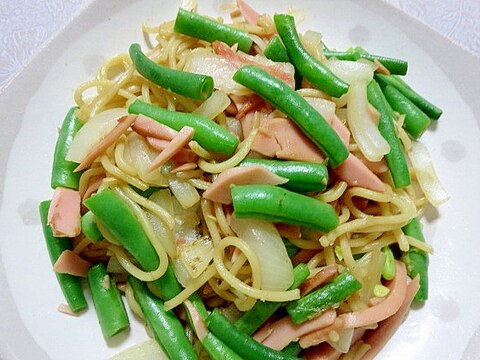 いんげんと新玉ねぎの焼きそば